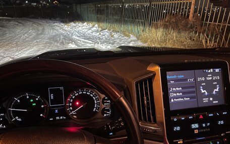 Toyota Land Cruiser 200, 2018 год, 7 600 000 рублей, 7 фотография