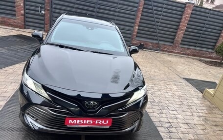 Toyota Camry, 2019 год, 3 380 000 рублей, 1 фотография