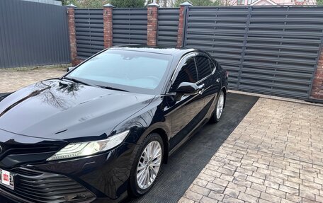 Toyota Camry, 2019 год, 3 380 000 рублей, 2 фотография