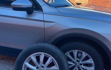 Volkswagen Tiguan II, 2020 год, 2 350 000 рублей, 6 фотография