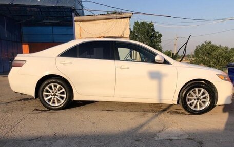 Toyota Camry, 2010 год, 890 000 рублей, 2 фотография