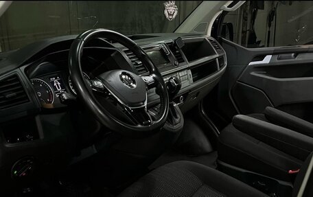 Volkswagen Caravelle T6 рестайлинг, 2016 год, 3 100 000 рублей, 4 фотография