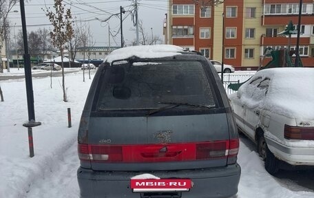 Toyota Estima III рестайлинг -2, 1993 год, 130 000 рублей, 3 фотография