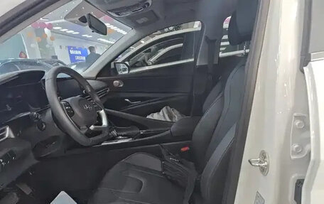 Hyundai Elantra, 2025 год, 1 790 000 рублей, 14 фотография