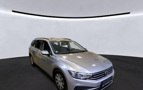 Volkswagen Passat B8 рестайлинг, 2022 год, 2 092 000 рублей, 3 фотография