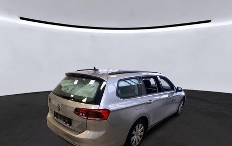 Volkswagen Passat B8 рестайлинг, 2022 год, 2 092 000 рублей, 4 фотография