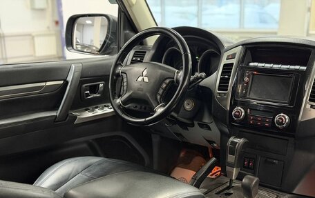 Mitsubishi Pajero IV, 2015 год, 2 590 000 рублей, 10 фотография
