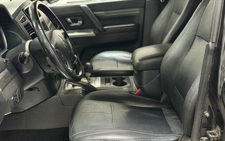 Mitsubishi Pajero IV, 2015 год, 2 590 000 рублей, 12 фотография