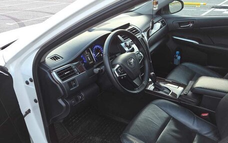 Toyota Camry, 2016 год, 2 100 000 рублей, 10 фотография