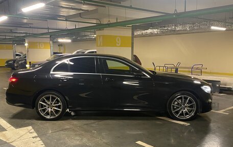 Mercedes-Benz E-Класс, 2021 год, 5 950 000 рублей, 4 фотография