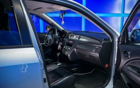 Mitsubishi Outlander III рестайлинг 3, 2005 год, 650 000 рублей, 13 фотография