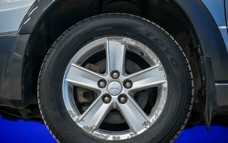 Mitsubishi Outlander III рестайлинг 3, 2005 год, 650 000 рублей, 10 фотография