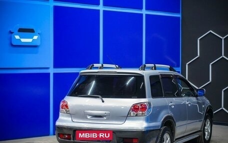 Mitsubishi Outlander III рестайлинг 3, 2005 год, 650 000 рублей, 7 фотография