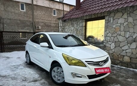 Hyundai Solaris II рестайлинг, 2016 год, 695 000 рублей, 1 фотография