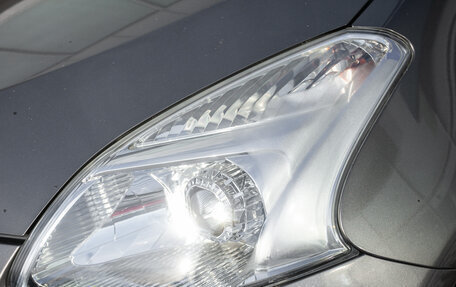 Toyota Ractis I, 2007 год, 748 000 рублей, 3 фотография