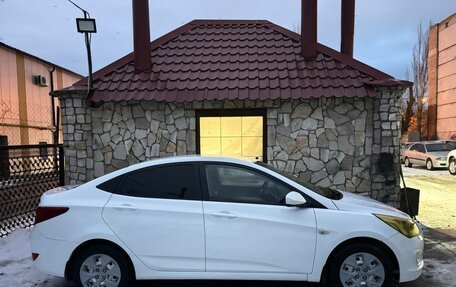 Hyundai Solaris II рестайлинг, 2016 год, 695 000 рублей, 3 фотография