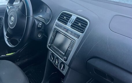 Volkswagen Polo VI (EU Market), 2013 год, 395 000 рублей, 3 фотография