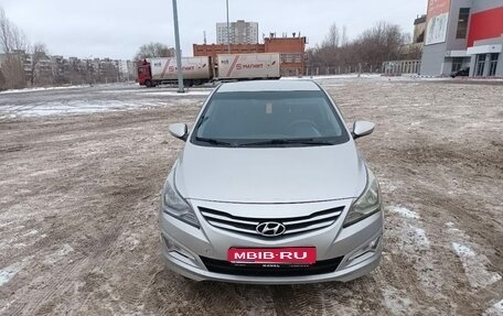 Hyundai Solaris II рестайлинг, 2016 год, 810 000 рублей, 1 фотография