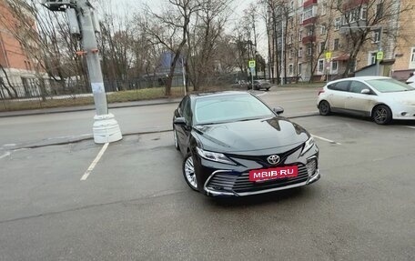 Toyota Camry, 2019 год, 3 199 000 рублей, 2 фотография