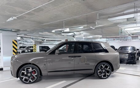 Rolls-Royce Cullinan, 2025 год, 80 000 000 рублей, 3 фотография
