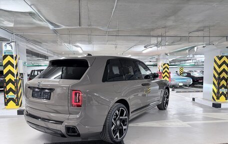 Rolls-Royce Cullinan, 2025 год, 80 000 000 рублей, 5 фотография