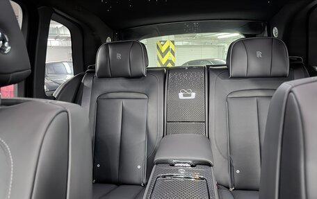 Rolls-Royce Cullinan, 2025 год, 80 000 000 рублей, 10 фотография