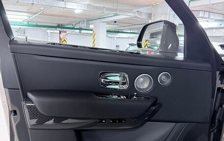 Rolls-Royce Cullinan, 2025 год, 80 000 000 рублей, 14 фотография