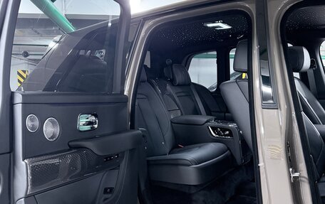 Rolls-Royce Cullinan, 2025 год, 80 000 000 рублей, 19 фотография