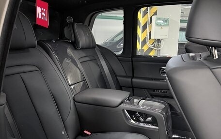 Rolls-Royce Cullinan, 2025 год, 80 000 000 рублей, 20 фотография