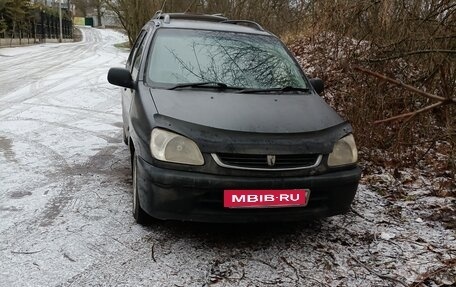 Toyota Raum I, 2000 год, 310 000 рублей, 2 фотография