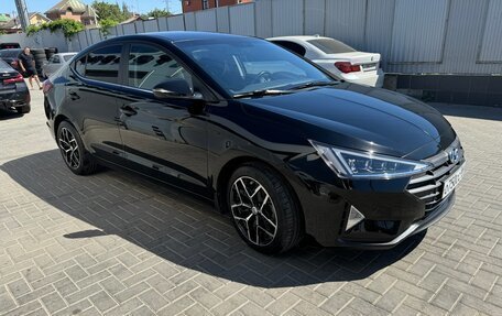 Hyundai Elantra VI рестайлинг, 2019 год, 2 000 000 рублей, 8 фотография