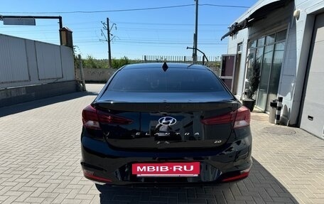 Hyundai Elantra VI рестайлинг, 2019 год, 2 000 000 рублей, 5 фотография