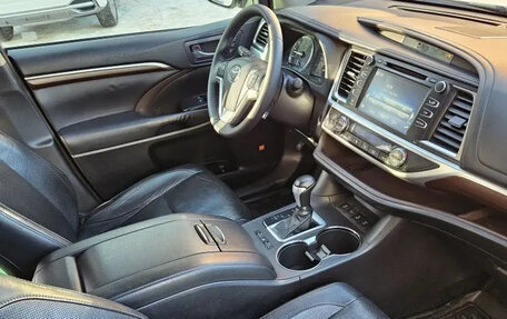 Toyota Highlander III, 2014 год, 2 599 999 рублей, 13 фотография