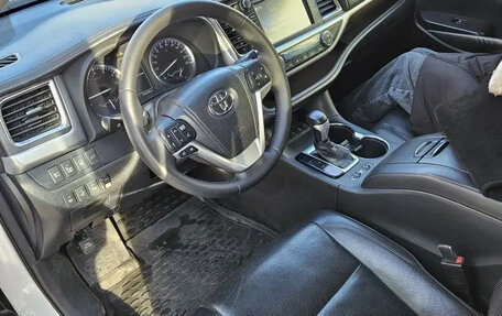 Toyota Highlander III, 2014 год, 2 599 999 рублей, 12 фотография