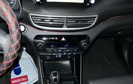 Hyundai Tucson III, 2018 год, 2 300 000 рублей, 13 фотография