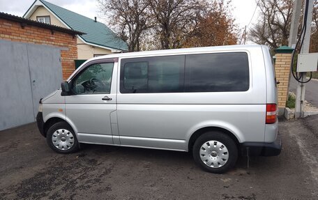 Volkswagen Caravelle T5, 2007 год, 1 490 000 рублей, 4 фотография