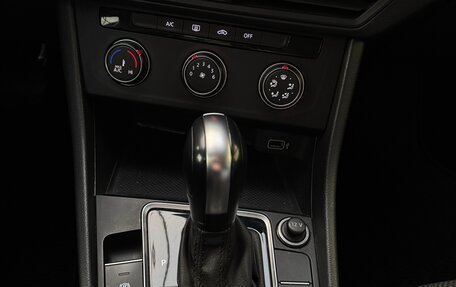 Volkswagen Jetta VII, 2018 год, 1 550 000 рублей, 12 фотография