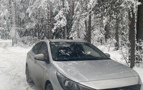 Hyundai Solaris II рестайлинг, 2020 год, 1 400 000 рублей, 3 фотография