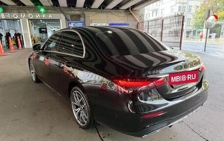 Mercedes-Benz E-Класс, 2020 год, 3 450 000 рублей, 5 фотография