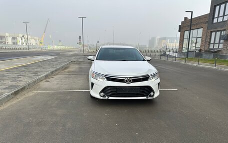 Toyota Camry, 2015 год, 1 900 000 рублей, 13 фотография