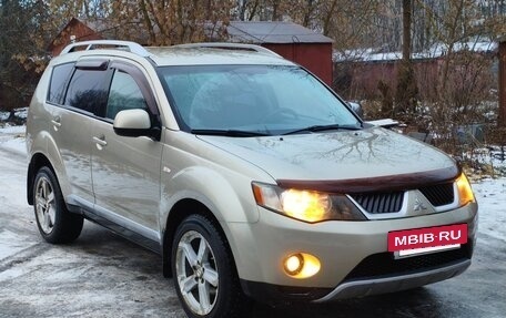 Mitsubishi Outlander III рестайлинг 3, 2008 год, 665 000 рублей, 3 фотография