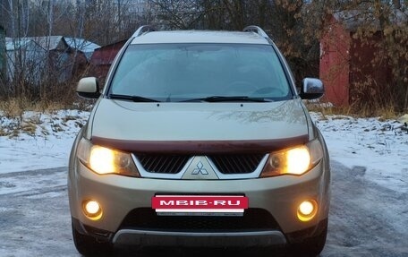 Mitsubishi Outlander III рестайлинг 3, 2008 год, 665 000 рублей, 2 фотография
