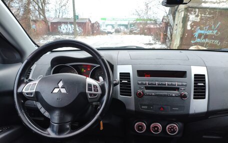 Mitsubishi Outlander III рестайлинг 3, 2008 год, 665 000 рублей, 14 фотография