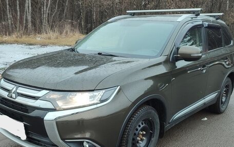 Mitsubishi Outlander III рестайлинг 3, 2016 год, 1 700 000 рублей, 1 фотография