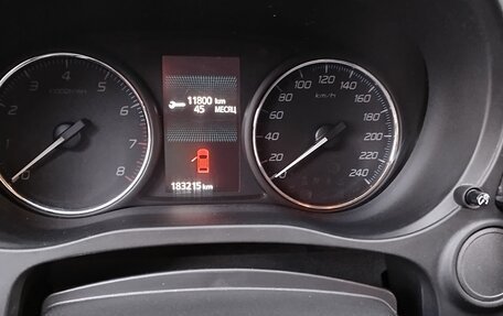 Mitsubishi Outlander III рестайлинг 3, 2016 год, 1 700 000 рублей, 11 фотография