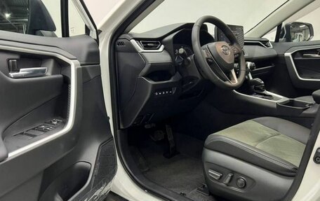 Toyota RAV4, 2025 год, 4 179 000 рублей, 13 фотография