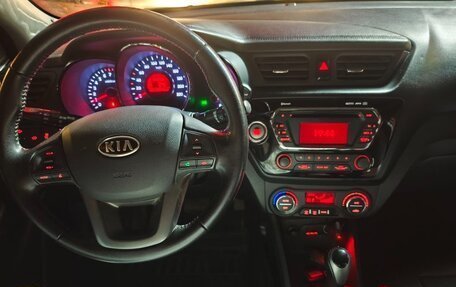 KIA Rio III рестайлинг, 2011 год, 900 000 рублей, 23 фотография