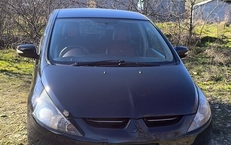 Mitsubishi Grandis, 2004 год, 900 000 рублей, 3 фотография