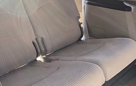 Mitsubishi Grandis, 2004 год, 900 000 рублей, 17 фотография