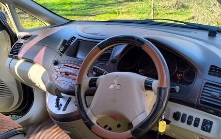 Mitsubishi Grandis, 2004 год, 900 000 рублей, 23 фотография